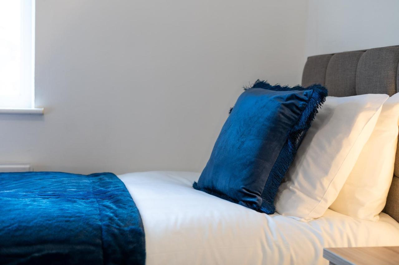 City Centre, Tv'S In All Rooms, Available Parking 斯旺西 外观 照片