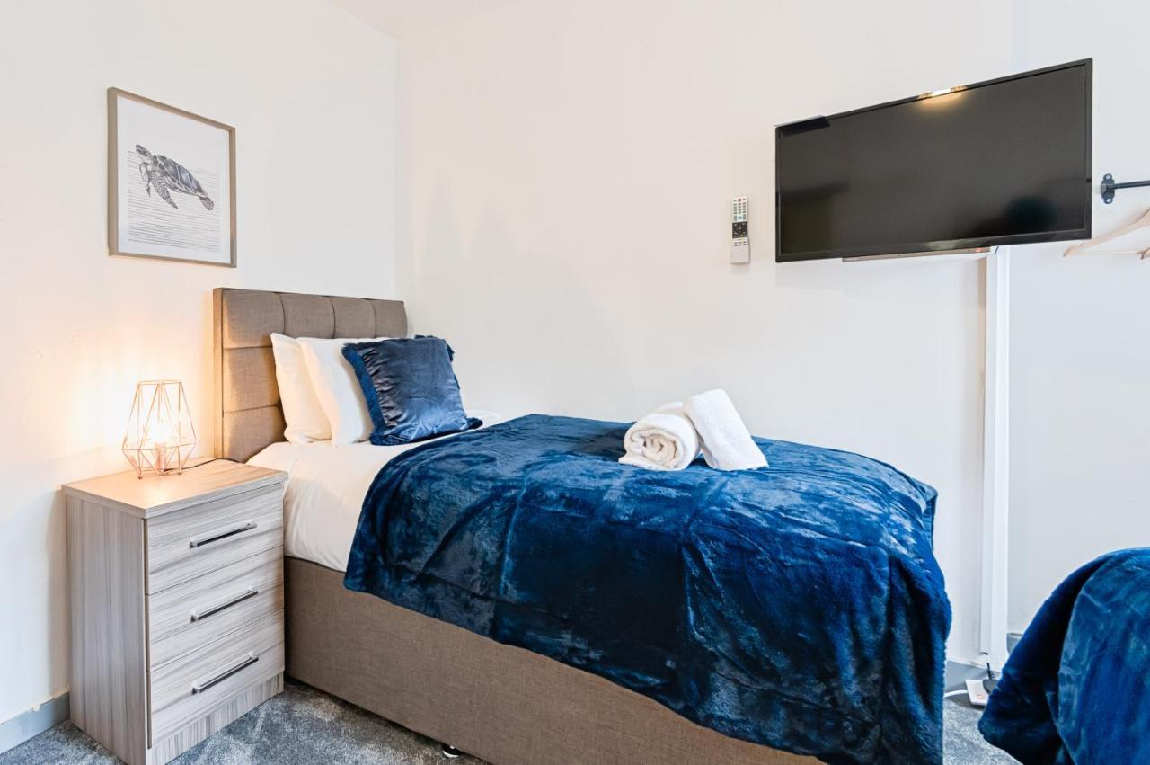 City Centre, Tv'S In All Rooms, Available Parking 斯旺西 外观 照片